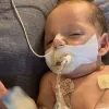 Новонароджений малюк ледь не помер після поцілунку родички: небезпечна інфекція призвела до коми