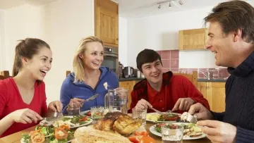 Топ продуктів, що покращують емоційний стан: науковці розкрили, що їсти для гарного настрою