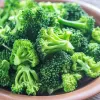 Не варіть броколі: вчені з'ясували, який спосіб готування зберігає максимум користі