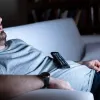 Сон перед увімкненим телевізором несе загрозу: науковці пояснили, чим це небезпечно 