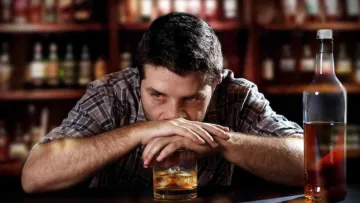 «Хибне уявлення»: вчені зі США з'ясували, як алкоголь впливає на розвиток деменції – яка доза оковитої безпечна