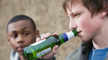 На Волині покарали жінку через неповнолітнього сина-пияка: що накоїв школяр та постановив суд