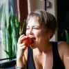 Не гірші від авокадо та інших заморських фруктів: яка користь від щоденного вживання яблук