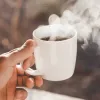 Не кефір, не вода з лимоном та не коньяк: якими корисними напоями можна замінити ранкову каву