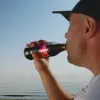 Coca-Cola ледь не вбила бразильця: як популярна газована вода відправила чоловіка на операційний стіл
