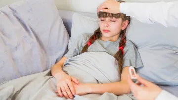 Українським мамам до уваги: названо жарознижуюче, яке не можна давати дітям