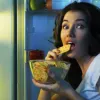 Що не варто їсти на ніч, аби виспатись як слід: п'ять продуктів, котрі не сприяють бадьорому ранку