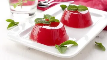 Що з’їсти перед сном, аби зберегти молодість шкіри: косметологи дали пораду