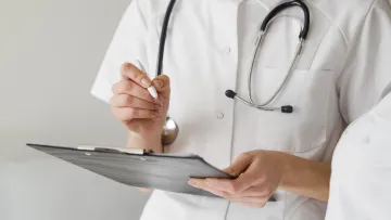 Блогерка порівняла медицину в Україні та двох країнах Європи: «‎Довелося чекати чотири місяці»