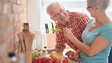 «Їсти на 30% менше — жити на 20% довше»: 97-річний вчений розкрив головний секрет довголіття