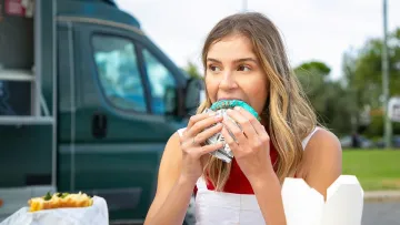 Небезпечні продукти для здоров'я серця: що варто обмежити в раціоні