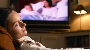 Телевізор сприяє ожирінню у жінок: науковці зі США шокували результатами дослідження