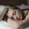 Сон може прискорювати старіння: вчені назвали оптимальну тривалість відпочинку