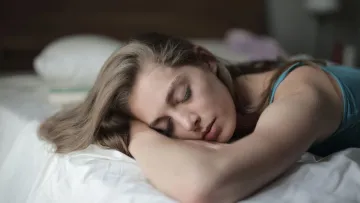 Сон може прискорювати старіння: вчені назвали оптимальну тривалість відпочинку