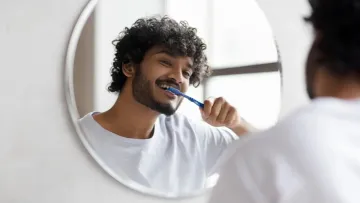 Регулярне чищення зубів може знизити ризик деменції та інших хвороб: що треба знати тим, хто ліниться