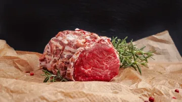 Забудьте про яловичину: топ-10 доступних продуктів, у яких набагато більше заліза