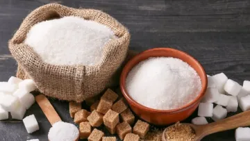 Цукор чи сіль: медики назвали, що насправді небезпечніше для вашого здоров'я