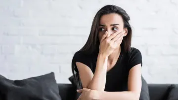 Від сидіння до смерті: експерти назвали топ-7 звичок, які дійсно скорочують життя