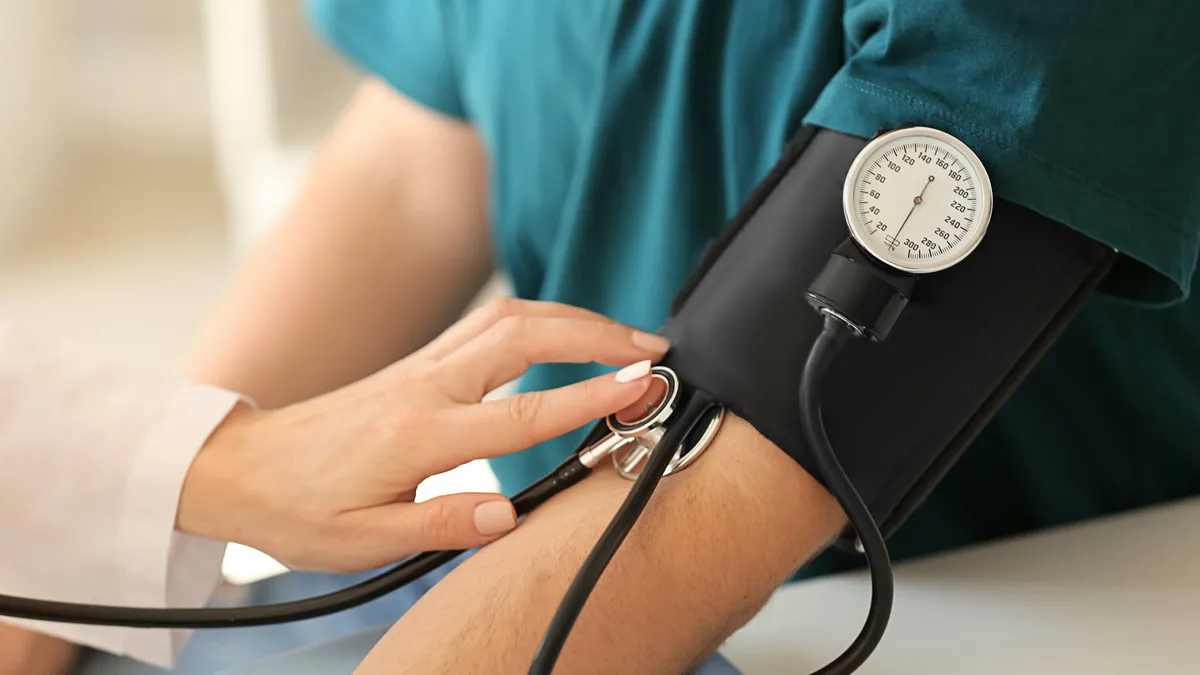 Правильна підготовка і кому краще почекати: кардіолог пояснив, як правильно вимірювати тиск