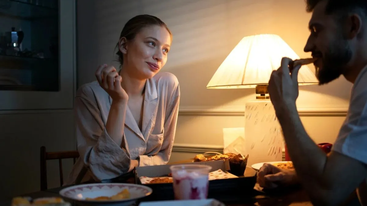 Пізня вечеря може бути шкідливою для здоров'я і йдеться не про зайві кілограми: чому не варто наїдатися на ніч