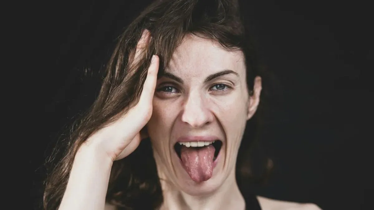 Від гастриту до серцевої недостатності: як за кольором язика зрозуміти, яка у людини хвороба – перелік недуг