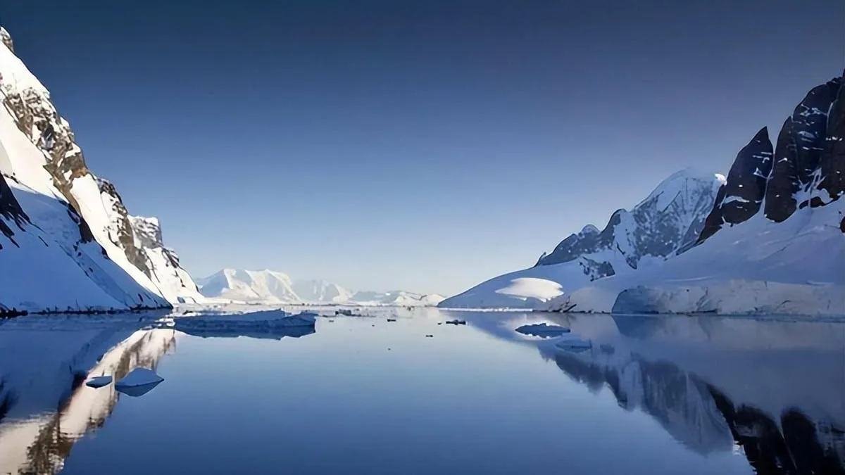 Вчені пробурили 500 метрів у льодах Антарктиди: вони відкрили таємниці древнього океану і клімату планети