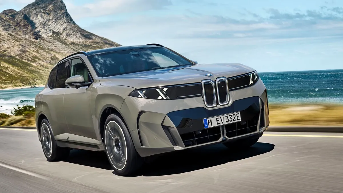 BMW змінився до невпізнання: у мережі жорстко розкритикували дизайн нового кросовера X5