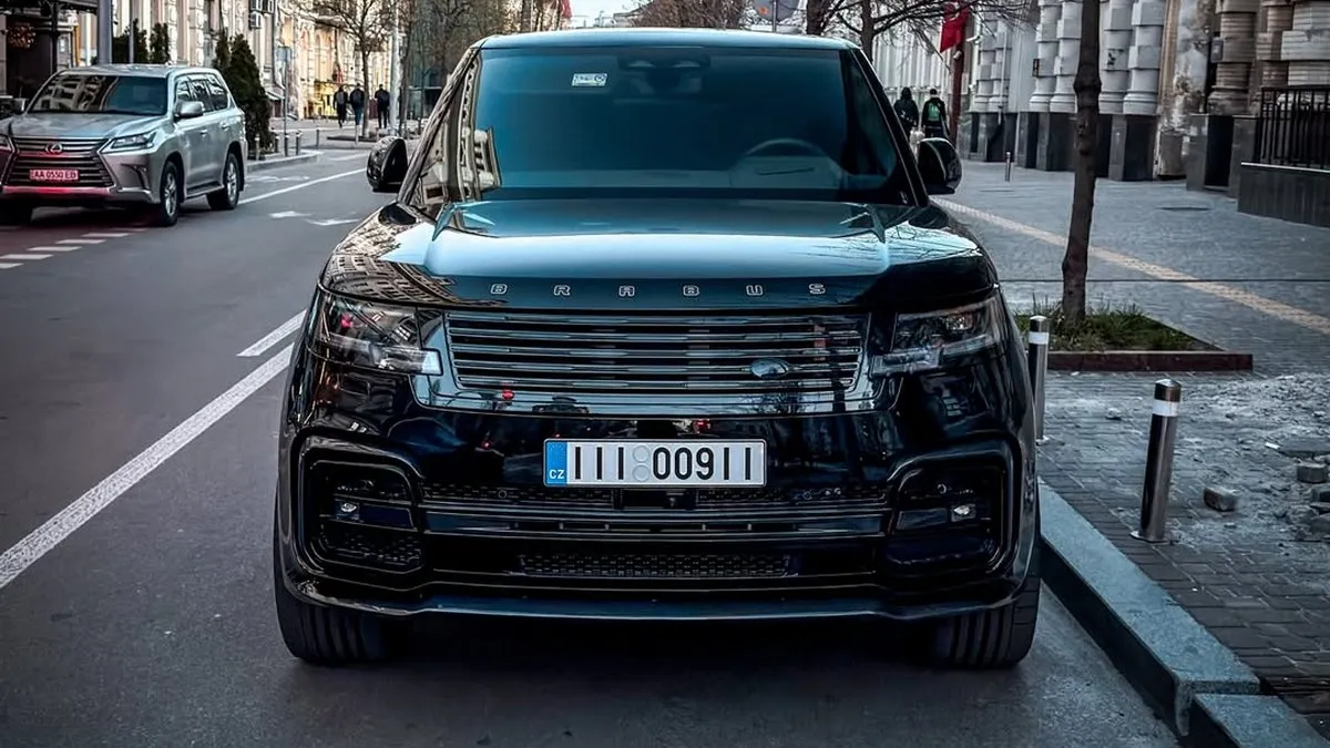 У Києві помічений Range Rover Brabus за 23 мільйони гривень: 700-сильний джип був на євробляхах