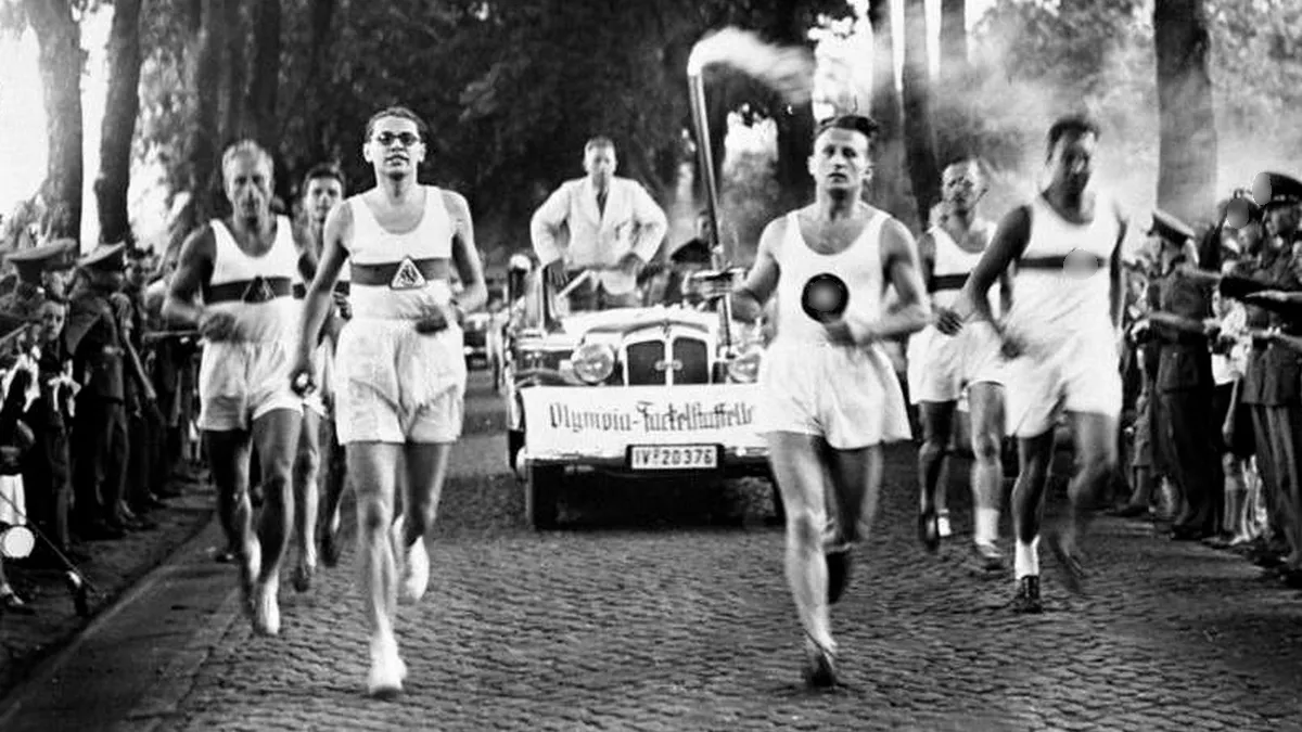 МОК не має нічого проти продажів футболок з символами Олімпіади-1936: пропаганду назвали частиною спадщини