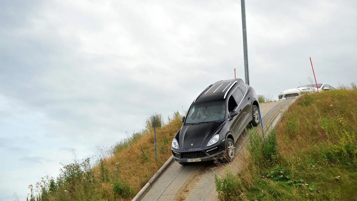Нейтральна передача на спуску «вбиває» автомобіль: чому не варто використовувати популярну звичку
