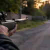 Постріл по мопеду: на Дніпропетровщині 13-річний хлопець опинився в лікарні через гучну їзду