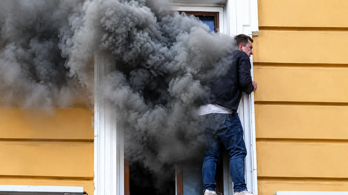 Пожежа в Національній академії наук: Росія завдала удару по центру Києва - є загиблі