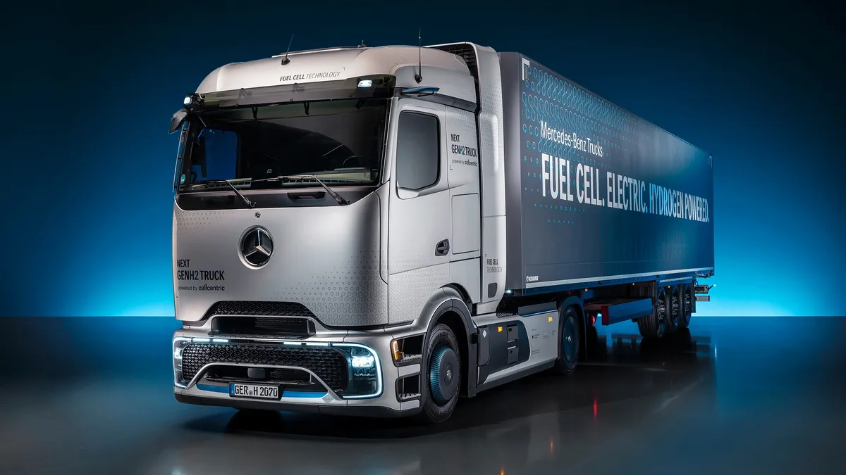 Водень замість дизеля: Mercedes-Benz презентував унікальний тягач NextGenH2 і розкрив плани виробництва – коли випустять