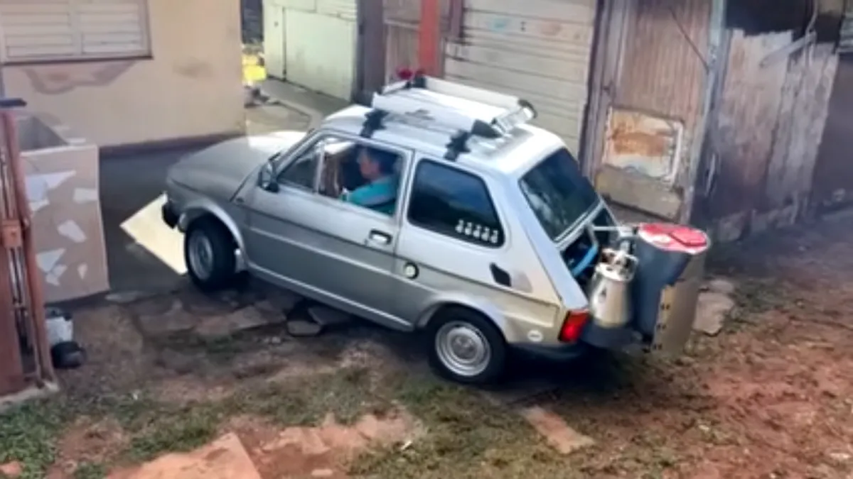 Кубинець переобладнав автомобіль назло американцям: його автомобіль їздить не на бензині, а на вугіллі