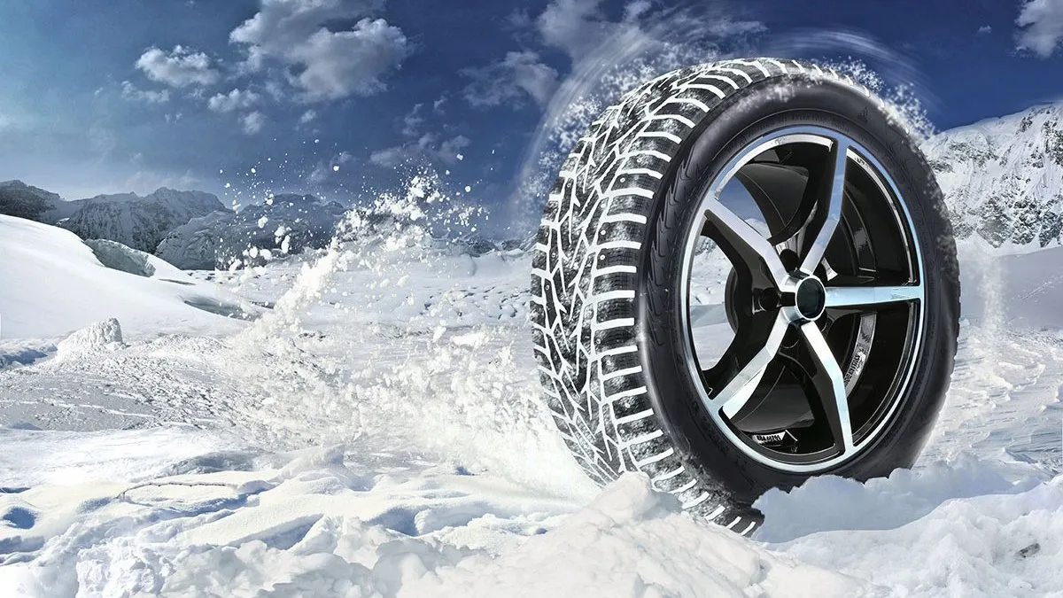 Штрафи за літню гуму взимку: скільки платитимуть водії у 2025 році та чи потрібно терміново «перевзуватися»