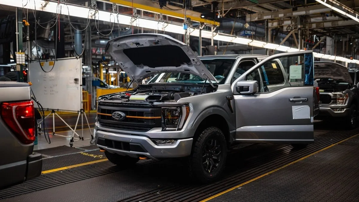 Ford використовує ШІ для створення двигунів із ресурсом до 15 років: як це працює