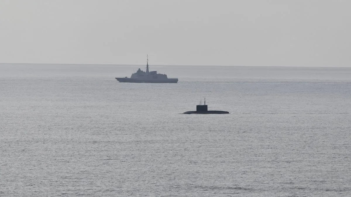 Російський підводний човен помітили неподалік від узбережжя Франції: НАТО відреагувало