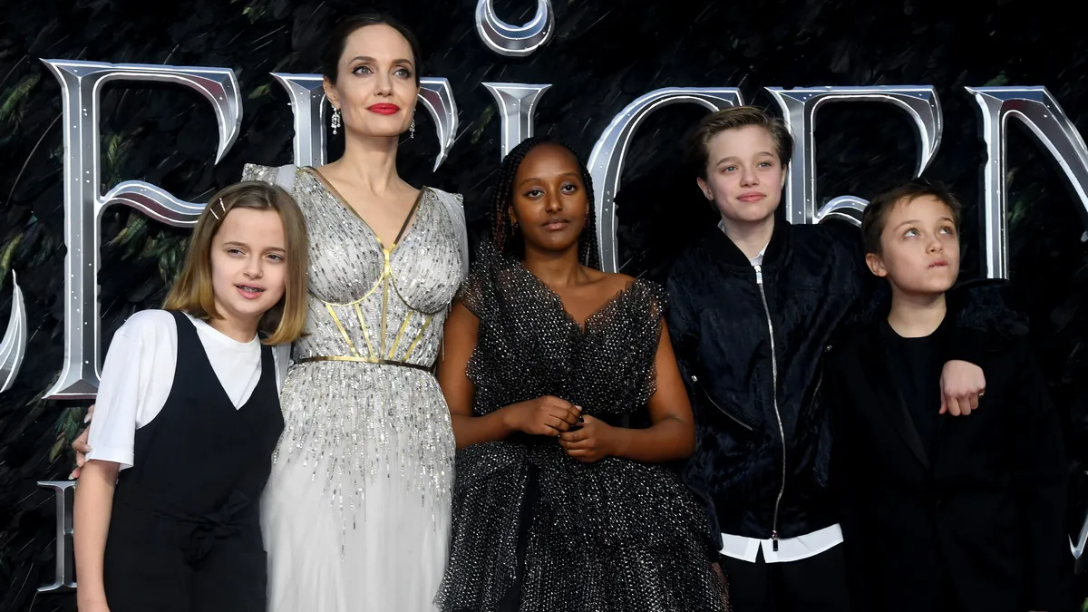 На аукціон виставили колекційні сукні Ralph & Russo: їх носила Моніка Белуччі, Ріта Ора та Джессіка Альба