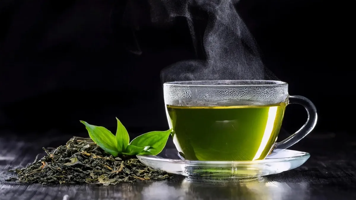 Пий і худни: ці 4 чаї спалюють жир на животі навіть під час сну