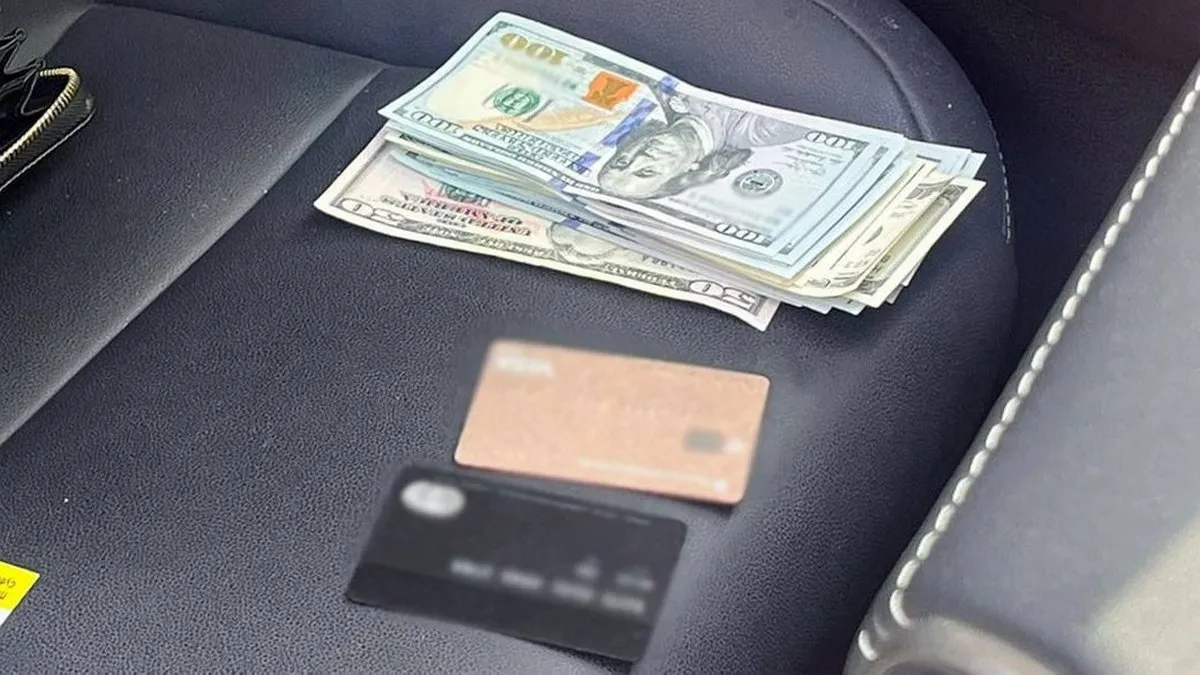 Скільки коштує «вийти» з будівлі ТЦК, а за яку ціну можна виїхати за кордон: журналісти шокували сумами