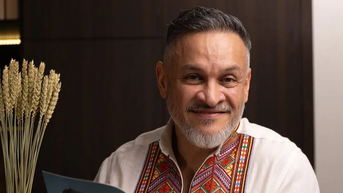 Зірка «МастерШеф‎» Ектор Хіменес-Браво показав, як готує сирний суп: «‎Коли хочеться чогось гарячого»