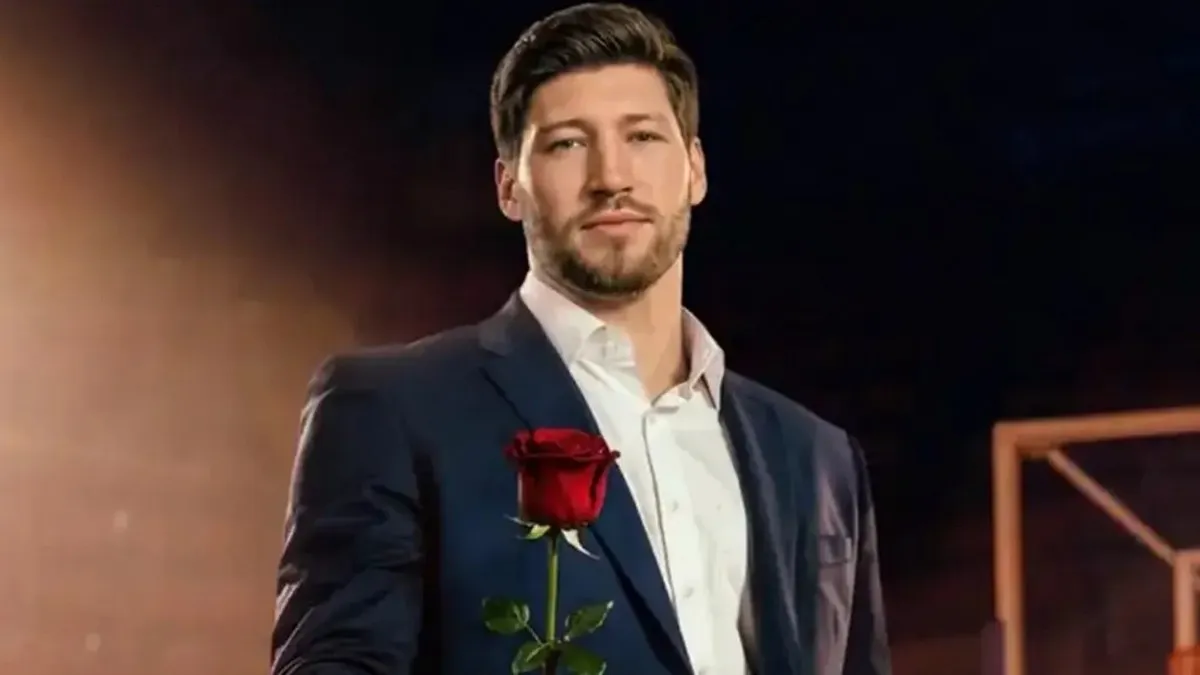 Кравцов став новим героєм шоу «‎Холостяк»: Полякова, Мішина, Цимбалюк та інші зірки відреагували