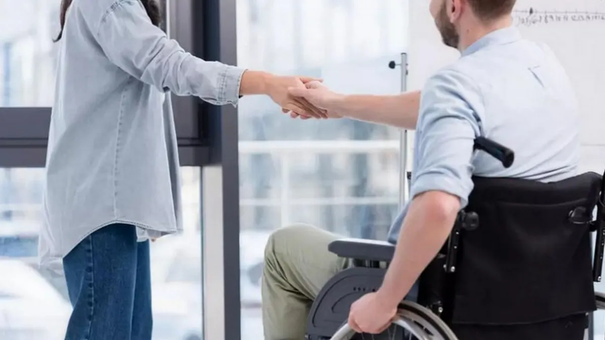 У Києві розгорнули 100 місць для тимчасового перебування маломобільних одиноких людей: де вони розташовані 