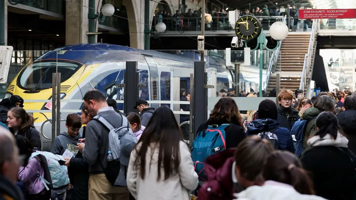 Масштабний збій системи Євротунелю: паралізовано рух потягів між Францією та Великою Британією