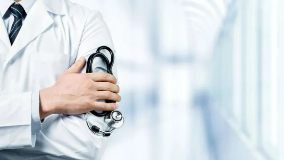 Українські лікарі в Польщі можуть опинитися в складній ситуації: що чекає на медиків