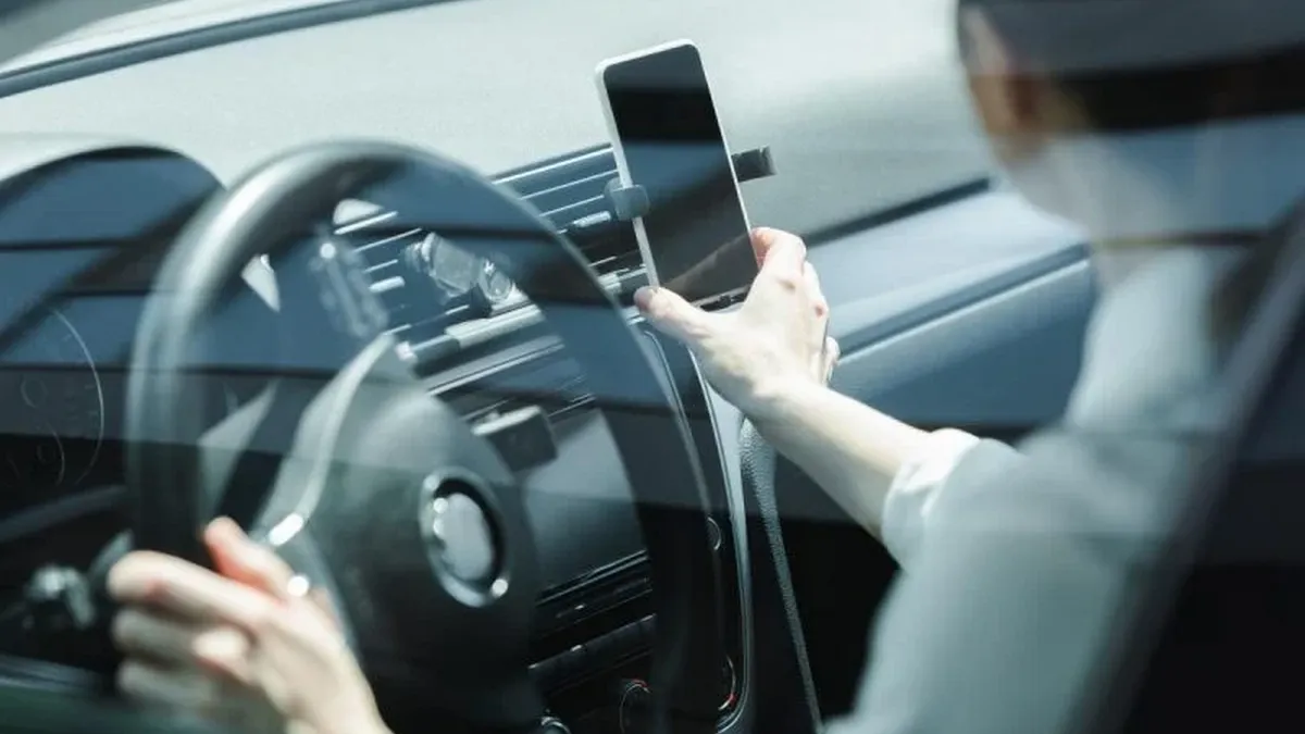 Штрафи за паркування стали доступними онлайн: в яких містах вже запрацював новий сервіс від МВС