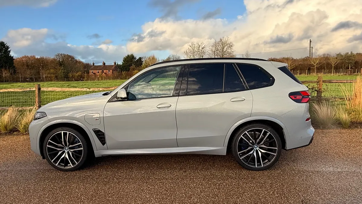 Чоловік викрав BMW за чужим паркувальним талоном, видавши себе за іншу людину: як це сталося