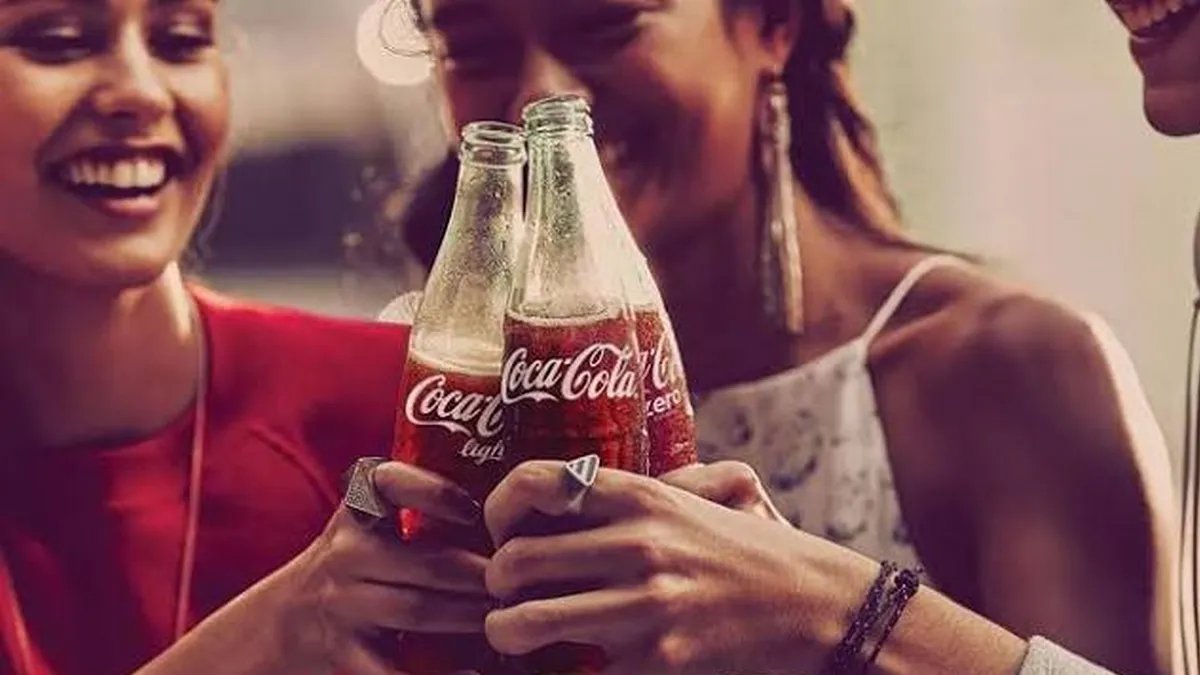 Придивіться до літери «C»: у логотипі Coca-Cola помітили несподівану деталь