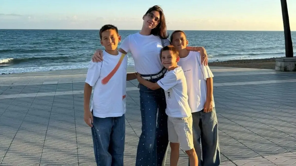 Дружина легенди Шахтаря Степаненка з обраницею Яремчука відвідали Діснейленд: «Без затички для вух тут ніяк‎»