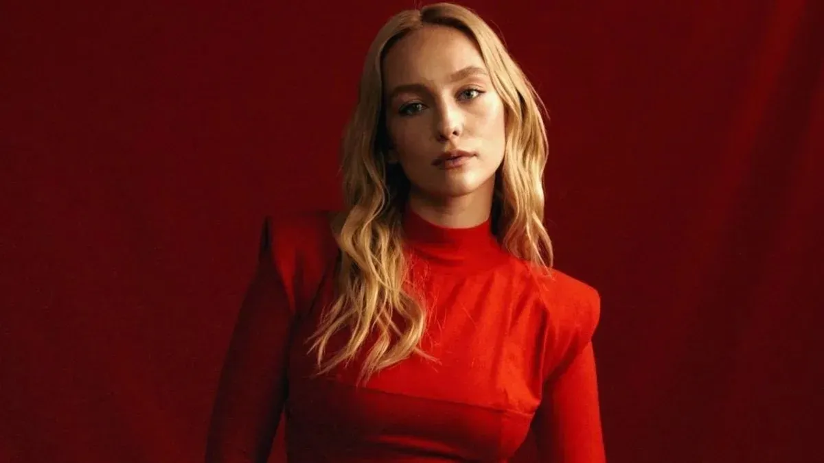 «Уявляла, що мама – головний менеджер родини»: співачка ROXOLANA розповіла як виховує свою доньку